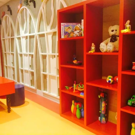 Complex Mary Palace &