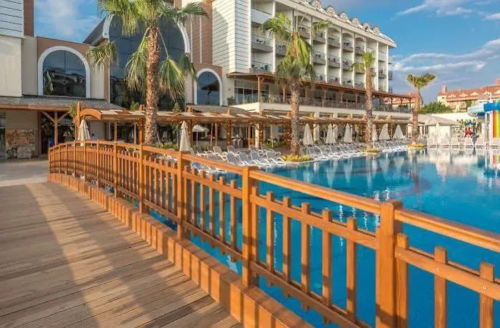 Semesteranläggning (resort) Mary Palace & 5*